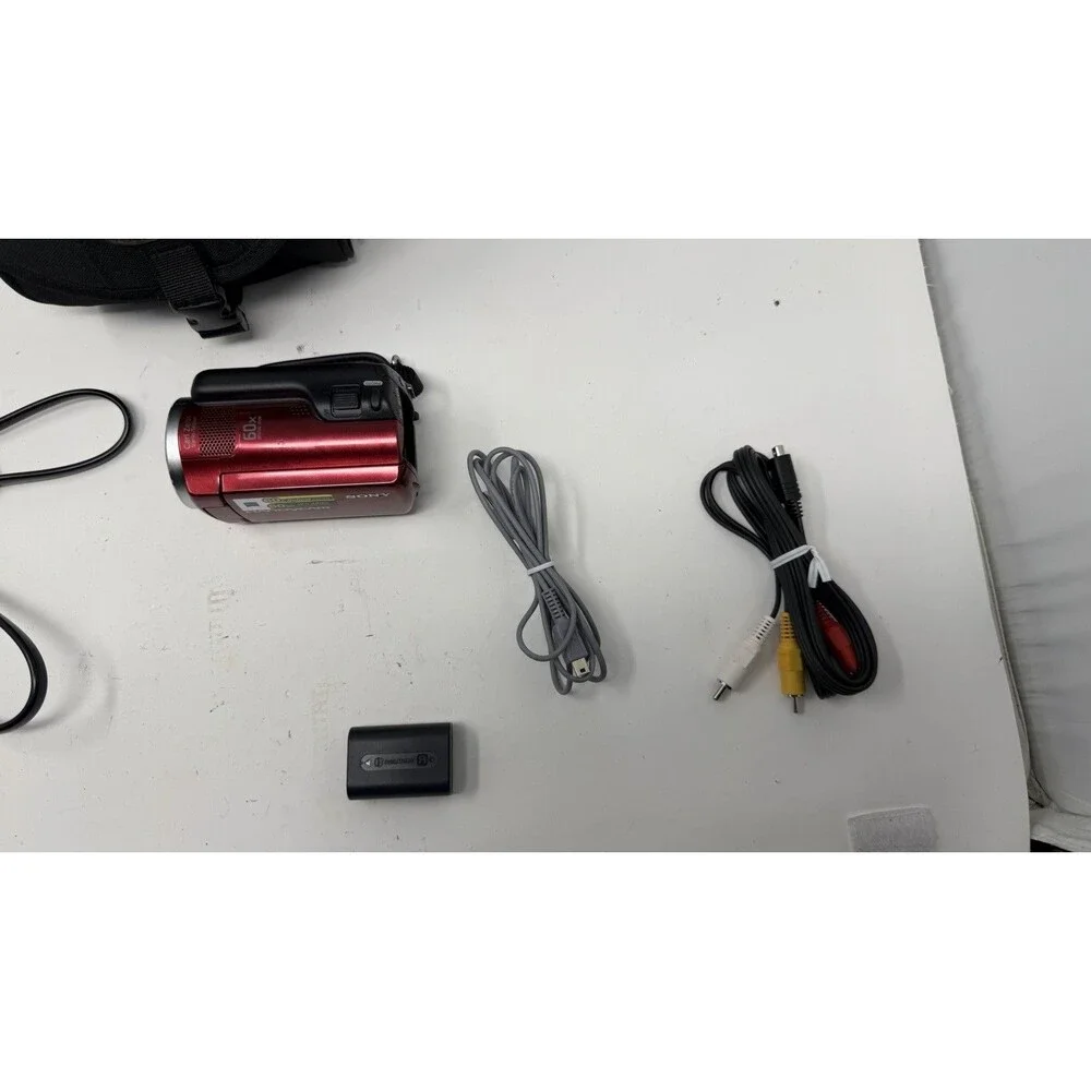SONY Handycam DCR-SR47 Digital Video Camera Camcorder - 60x / 60GB Zeiss Lens